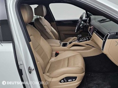 صورة 10 لـ 2021 Porsche CAYENNE