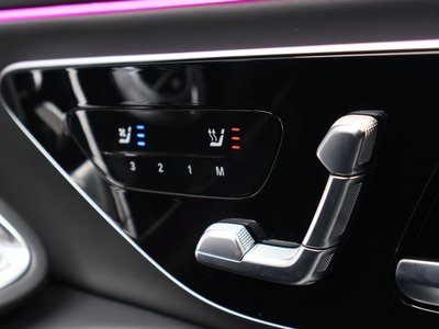 MERCEDES-BENZ E-CLASS - 10