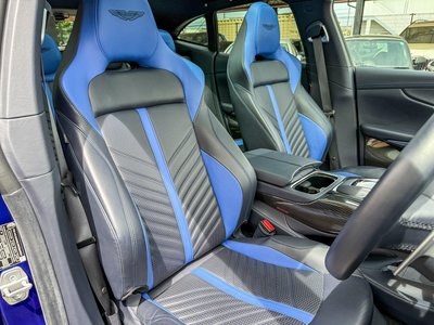 ASTON MARTIN DBX - 10