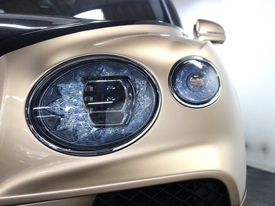 BENTLEY BENTAYGA - 6