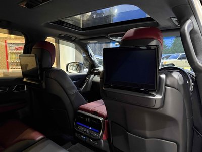 TOYOTA LAND CRUISER 300 - 10