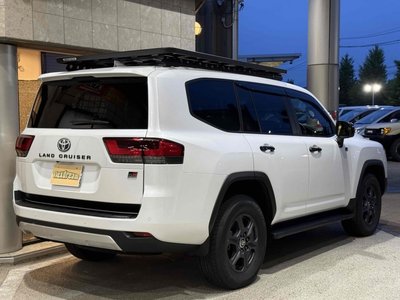 TOYOTA LAND CRUISER 300 - 3