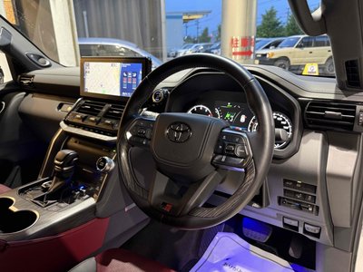 TOYOTA LAND CRUISER 300 - 5