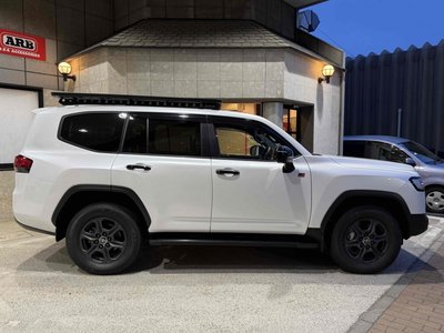 TOYOTA LAND CRUISER 300 - 2