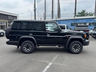 2025 Toyota LAND CRUISER 70 — миниатюра 11