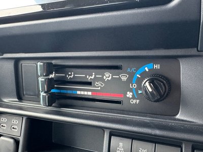 2025 Toyota LAND CRUISER 70 — миниатюра 51