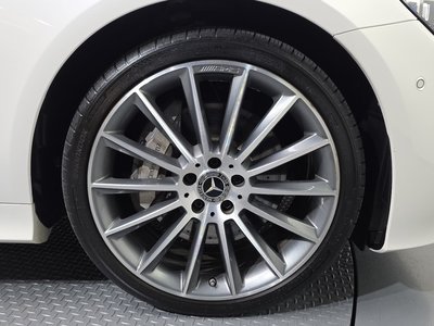 MERCEDES-BENZ E-CLASS - 8