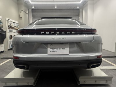 PORSCHE PANAMERA - 4