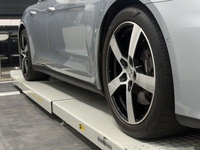 PORSCHE PANAMERA - 7