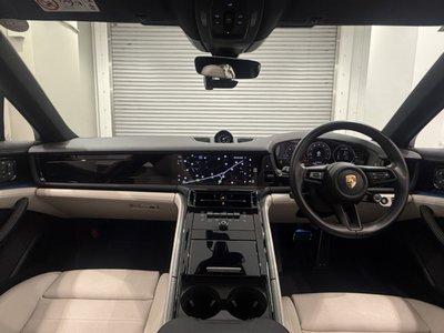 PORSCHE PANAMERA - 10