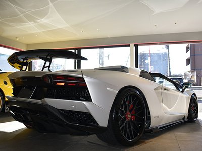 LAMBORGHINI AVENTADOR ROADSTER - 5