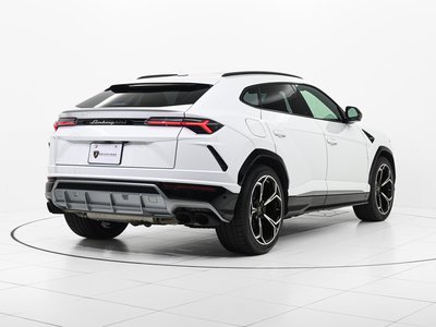 LAMBORGHINI URUS - 8