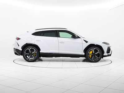 LAMBORGHINI URUS - 4