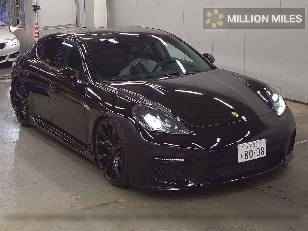 PORSCHE PANAMERA - View 1
