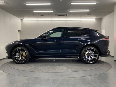 ASTON MARTIN DBX - 10