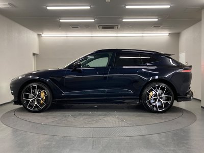 ASTON MARTIN DBX - 9