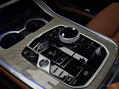 2024 BMW X7 缩略图 12