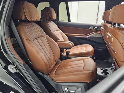 2024 BMW X7 缩略图 17