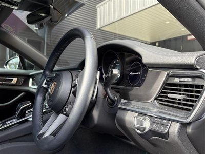 PORSCHE PANAMERA - 10