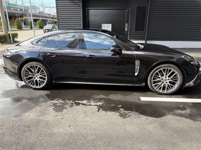 PORSCHE PANAMERA - 3