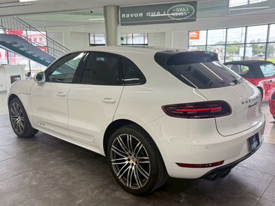 PORSCHE MACAN - 8