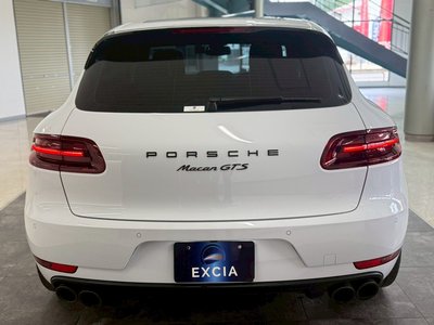 PORSCHE MACAN - 9