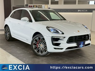 PORSCHE MACAN - 1