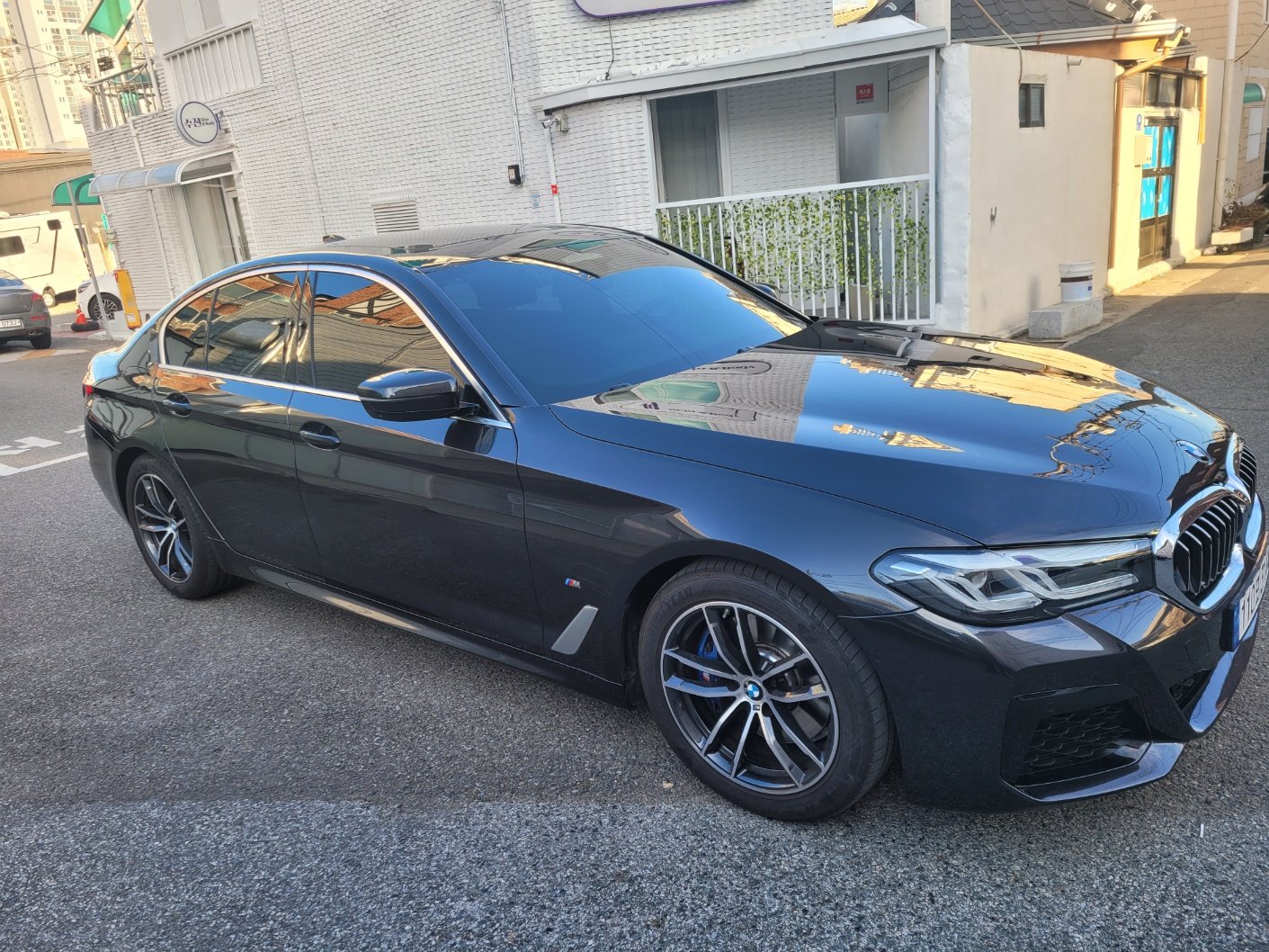 BMW 5 SERIES - View 1