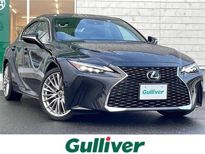 LEXUS IS