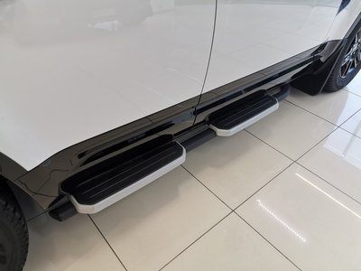 LAND ROVER DEFENDER - 10