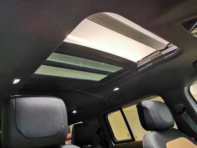 LAND ROVER DEFENDER - 3