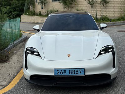 2021 Porsche TAYCAN 照片 1