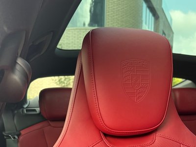 2021 Porsche TAYCAN 照片 9