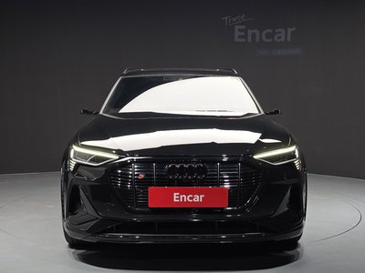 صورة 2 لـ 2022 AUDI E-TRON