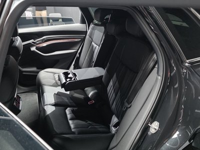صورة مصغرة 18 لـ 2022 AUDI E-TRON