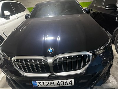 2025 BMW 5 SERIES — фото 2