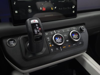 2025 LAND Rover DEFENDER 缩略图 12