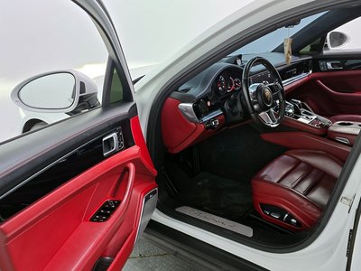 PORSCHE PANAMERA - 10