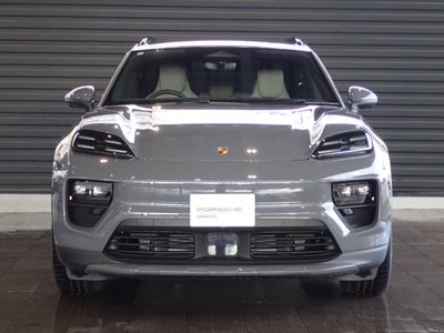 PORSCHE MACAN - 2