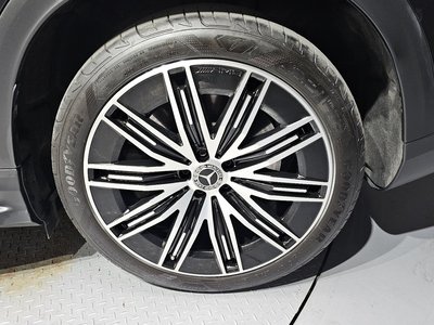 MERCEDES-BENZ EQE - 8