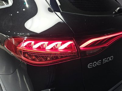 MERCEDES-BENZ EQE - 10