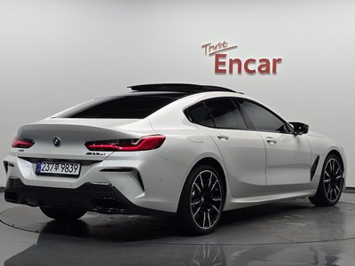2025 BMW 8 SERIES 照片 2