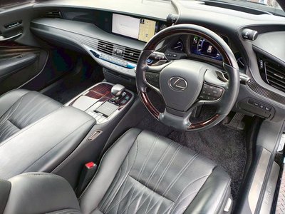 LEXUS LS - 3