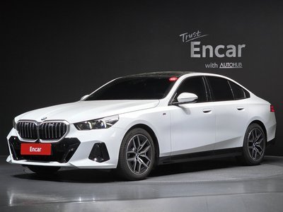 BMW 5 SERIES - 1
