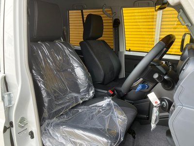 TOYOTA LAND CRUISER 70 - 9