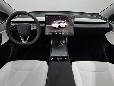TESLA MODEL Y - 4