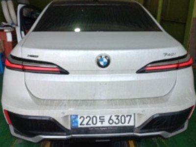 BMW 7 SERIES - 2