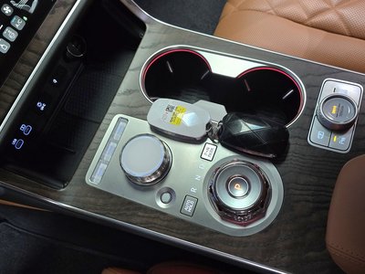 GENESIS GV80 - 9