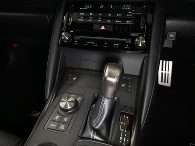 2020 Lexus IS — миниатюра 20