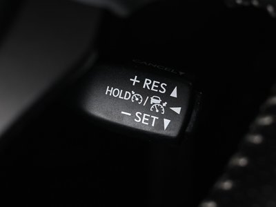 2020 Lexus IS — миниатюра 33
